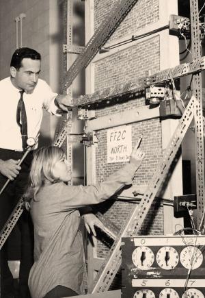 Professor Mete S&Atilde;&para;zen and Gloria Caban (photo courtesy of University of Illinois Archives)