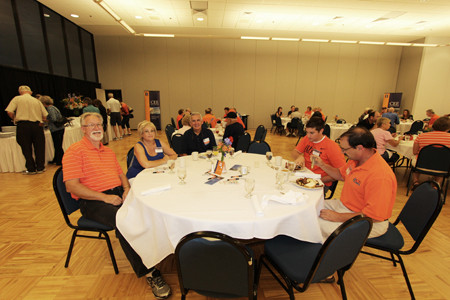 alumni enjoy breakfast on game day