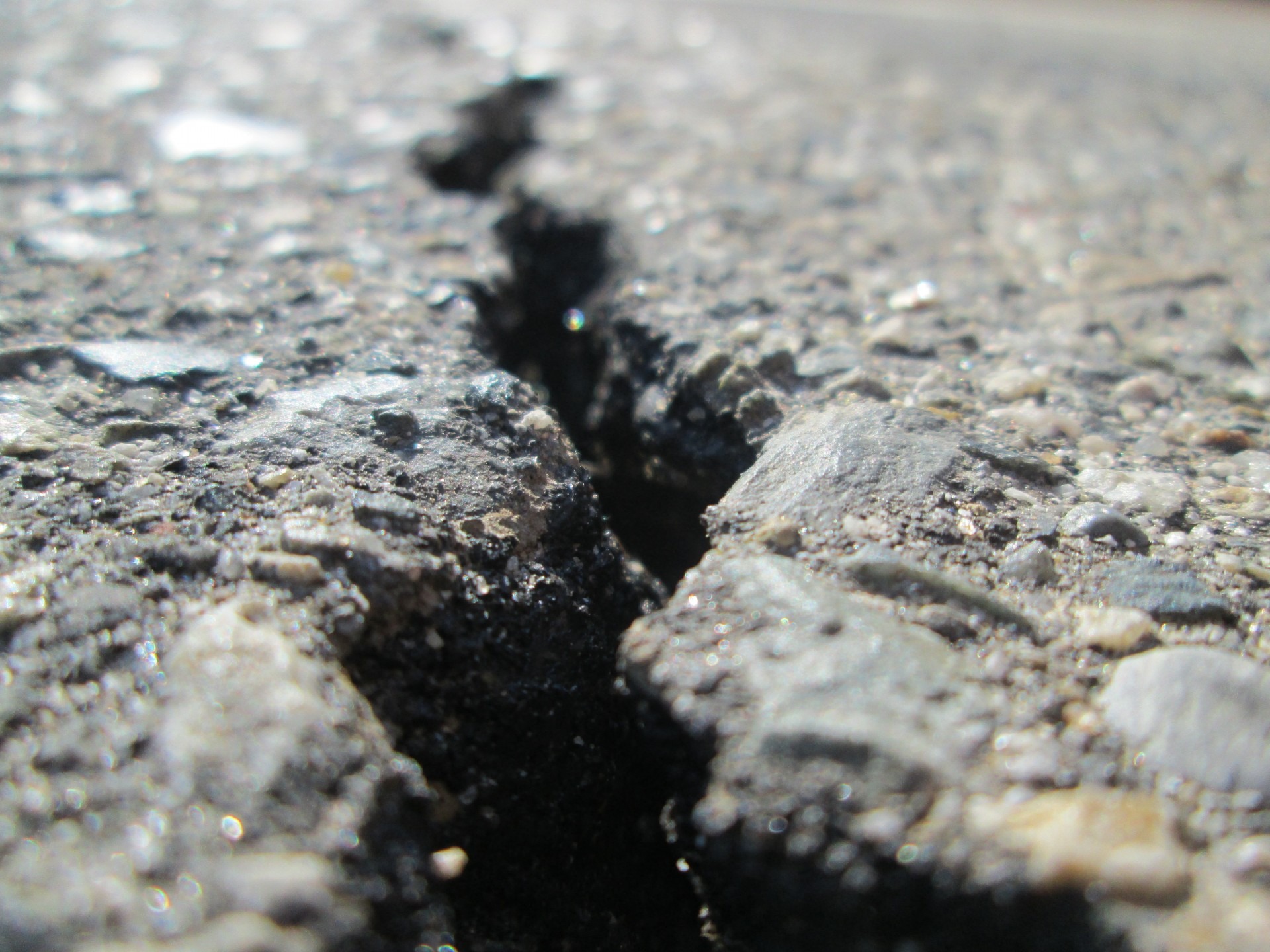 Cracking the code for longer-lasting roadways | Civil & Environmental ...