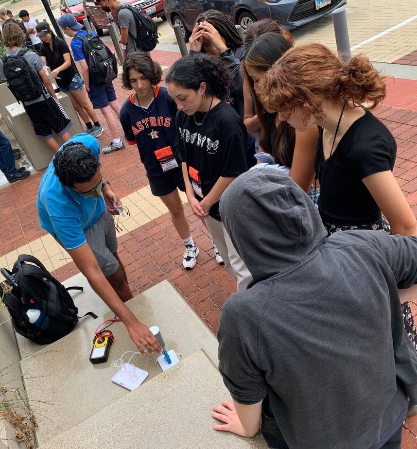 Students worked outside for a few hours to get experience in generating electricity from renewable energy sources by using different solar panels, wind turbines and hydrogen generation stations. Voltmeters and amperemeters were used to measure the electrical output depending on the solar activity throughout the day and generated wind speeds.